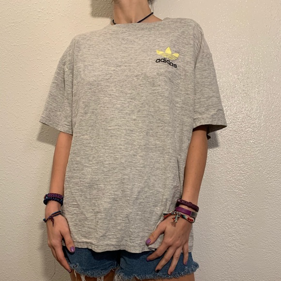 ❌SOLD❌ Grey Adidas T-Shirt - Picture 2 of 2